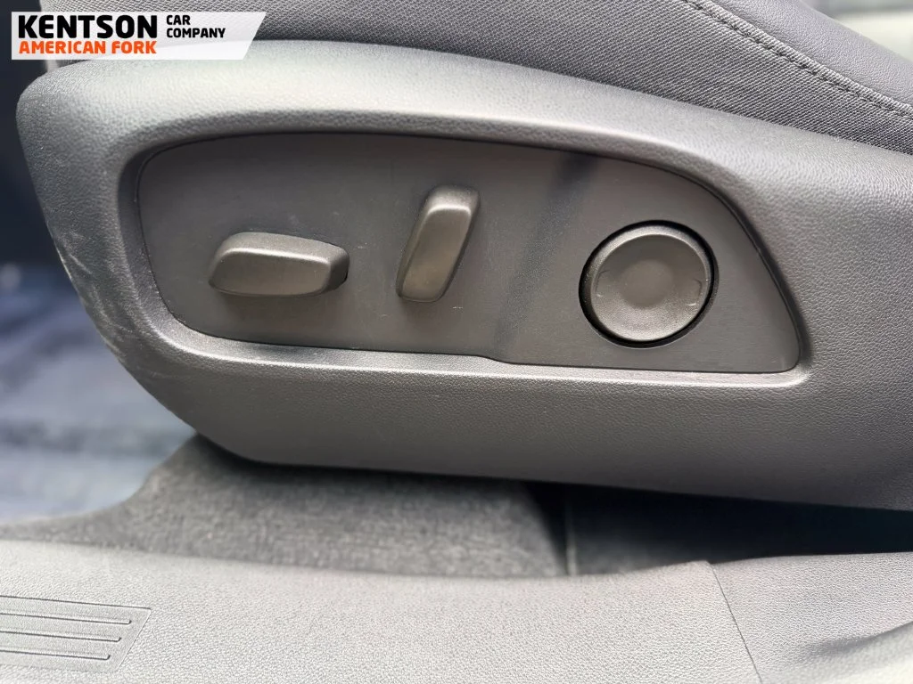 Used 2026 Silver GMC Elevation image 29