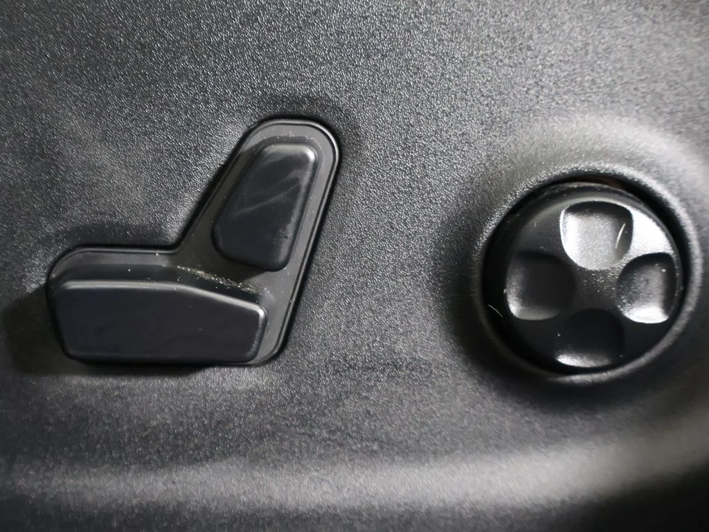 Used 2019 Gray Jeep Limited image 34