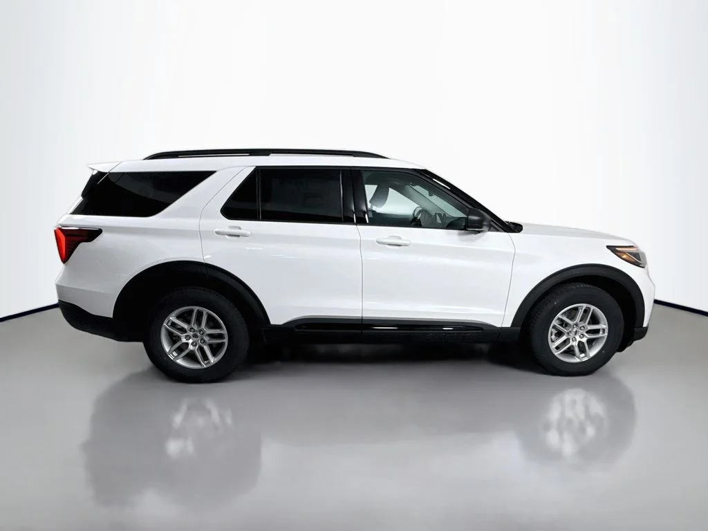 New 2026 Star White Metallic Tri-Coat Ford Active image 8
