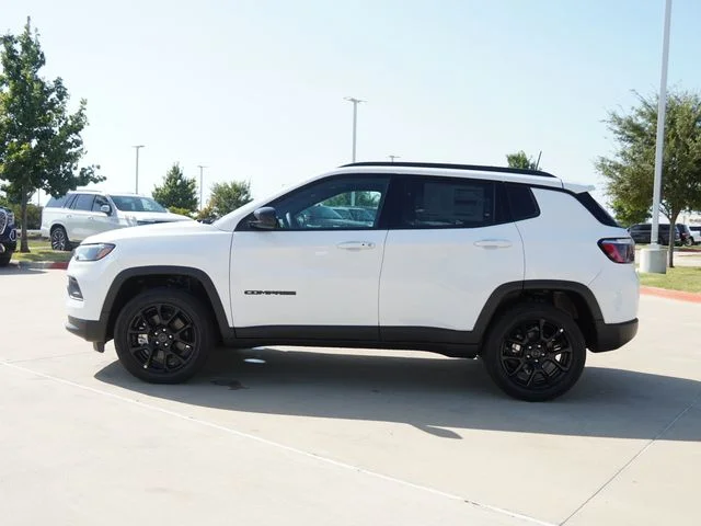 New 2026 Bright White Clear-Coat Exterior Paint Jeep Latitude image 3