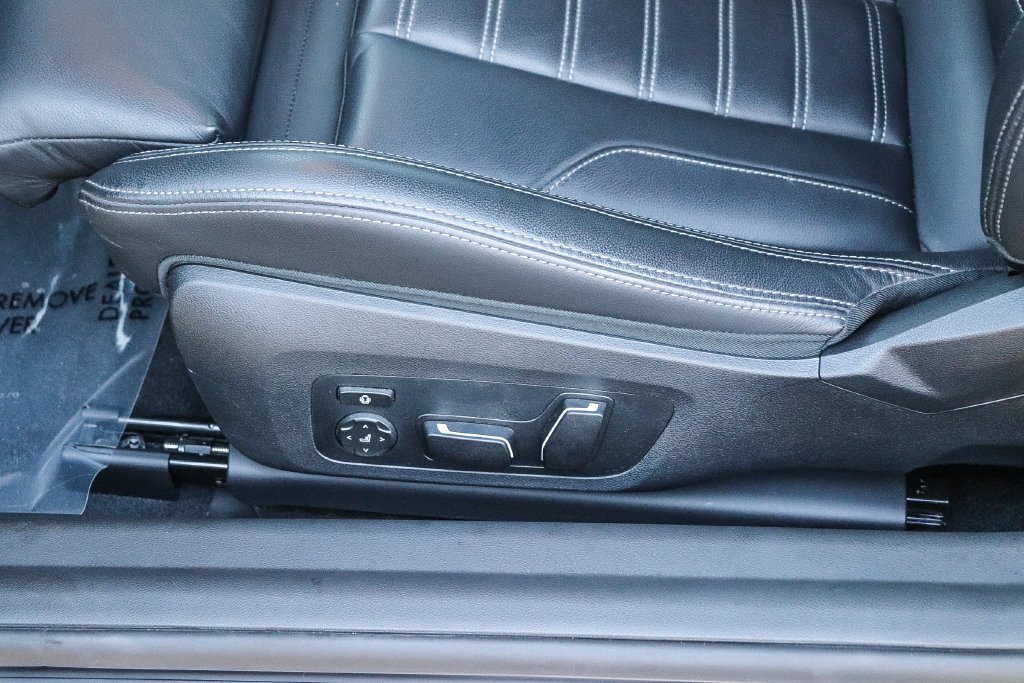 Used 2025 Yellow BMW Base image 23