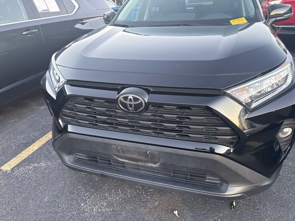 Used 2021 Toyota RAV4 XLE with VIN 2T3P1RFV9MW144683 for sale in Kansas City