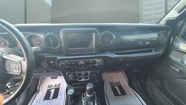 Used 2020 Black Jeep Unlimited Sport Altitude image 12