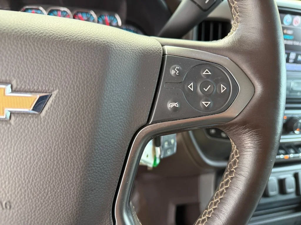 Used 2017 White Chevrolet LTZ image 25
