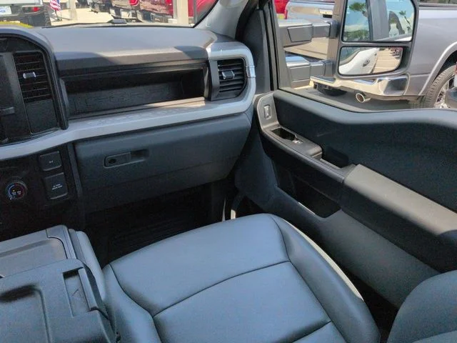 Used 2025 Super Black Ford XL image 17