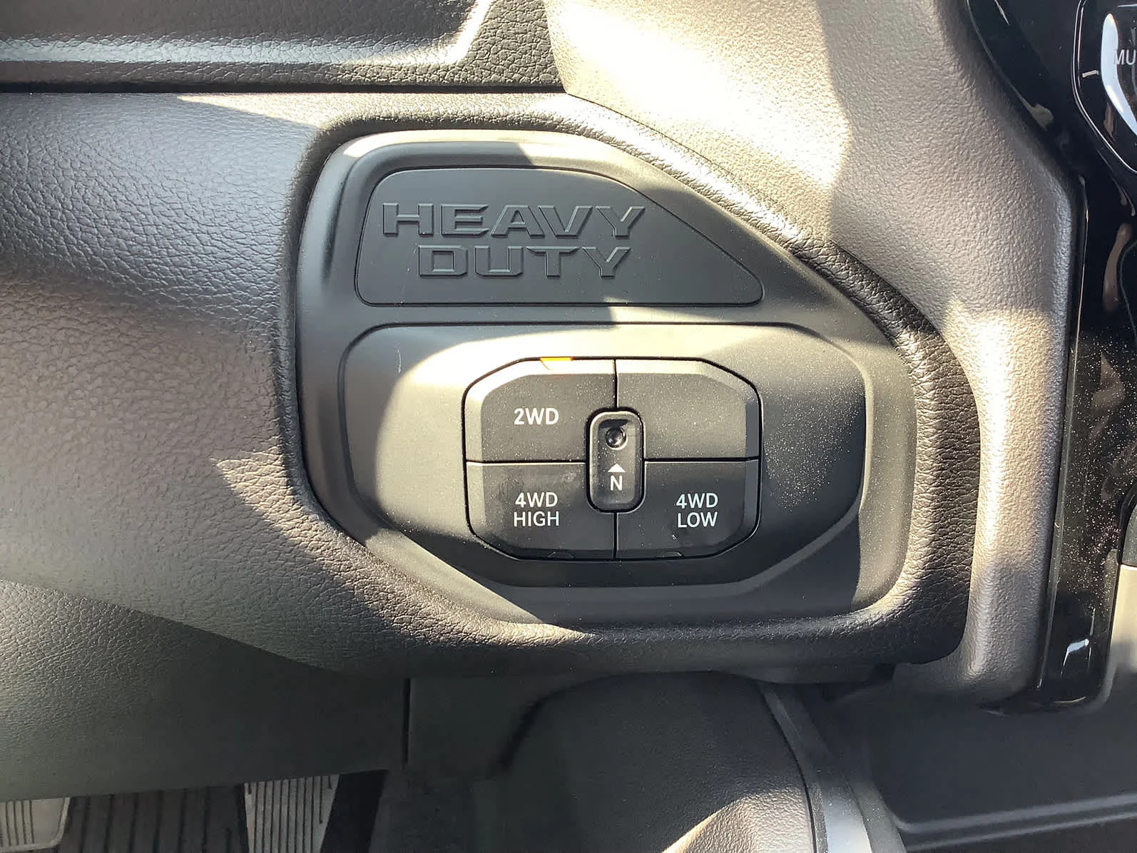 2026 RAM 3500 Laramie - Photo 19
