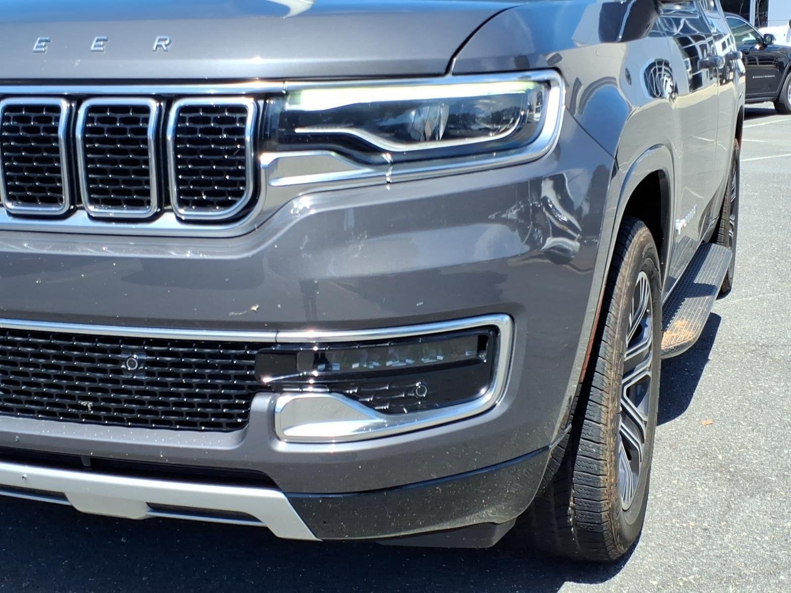 Used 2023 Baltic Gray Metallic Clearcoat Jeep Series II image 17