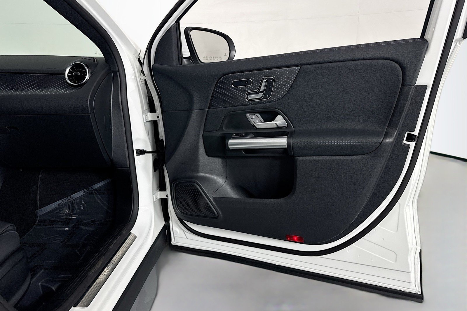 Certified Used 2026 Polar White Mercedes-Benz GLA 250 image 24