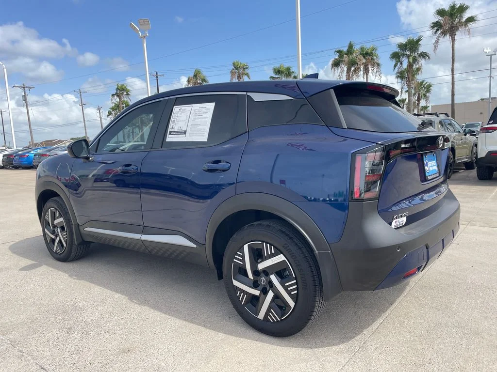 Used 2025 Blue Nissan SV image 3
