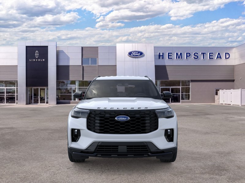 New 2026 Space White Metallic Ford ST-Line image 6