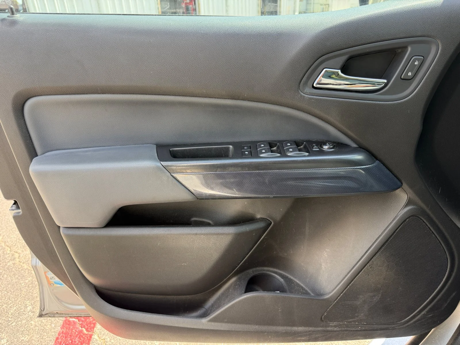 Used 2017 Silver Ice Metallic Chevrolet Z71 image 20