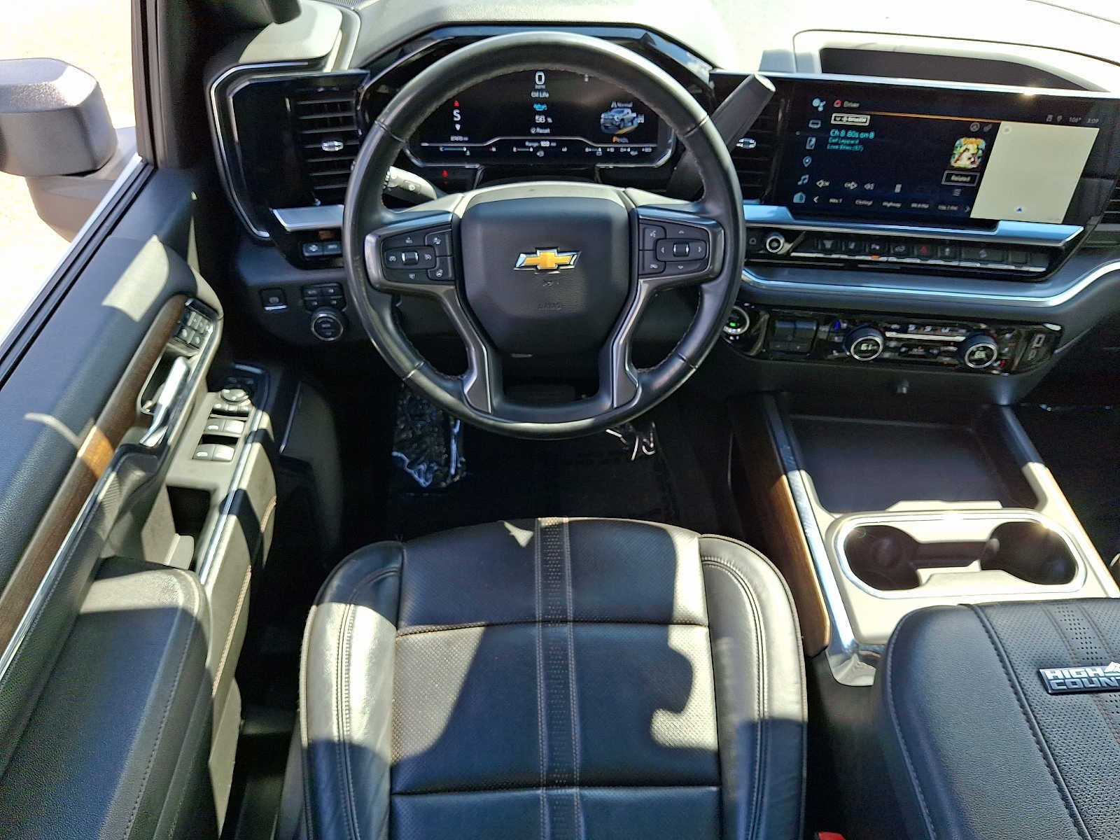 Used 2024 Summit White Chevrolet High Country image 12