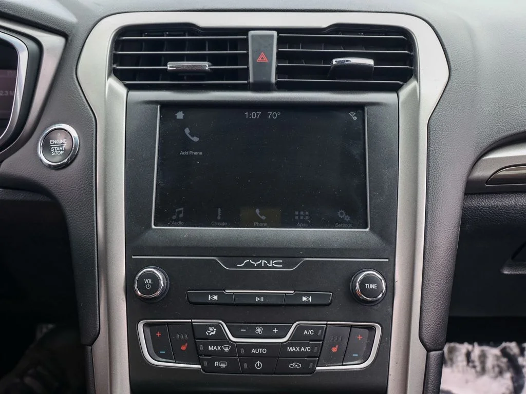 Used 2020 Gray Ford SEL image 27
