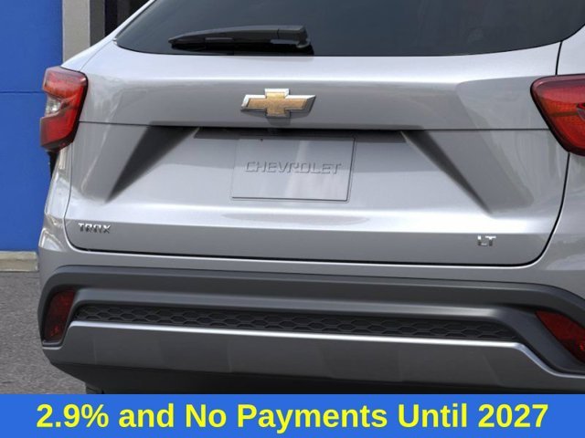 New 2026 Sterling Gray Metallic Chevrolet LT image 17
