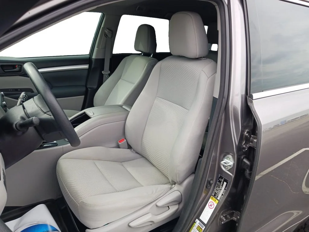 Used 2017 Gray Toyota LE image 25