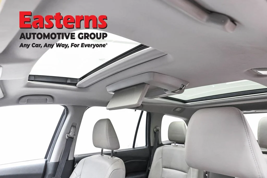 Used 2019 Silver Honda Elite image 38