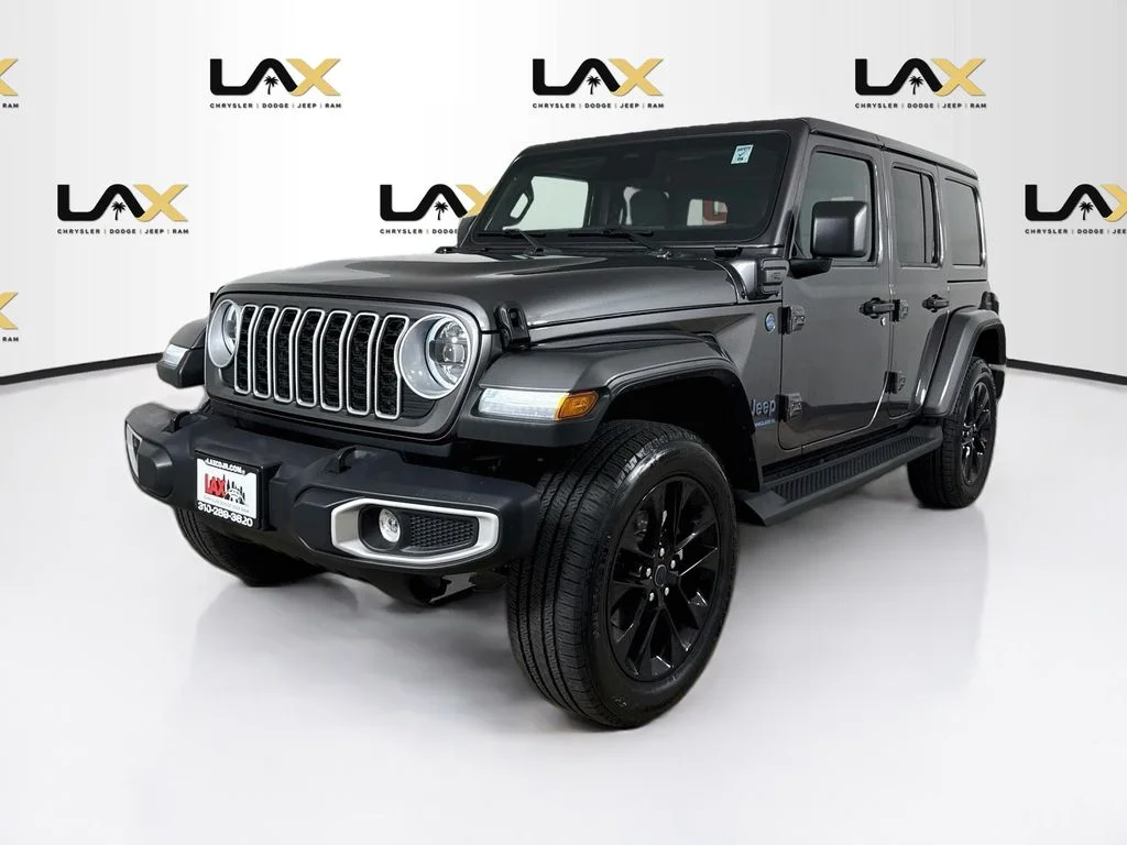 Used 2025 Gray Jeep Sahara 4xe image 3