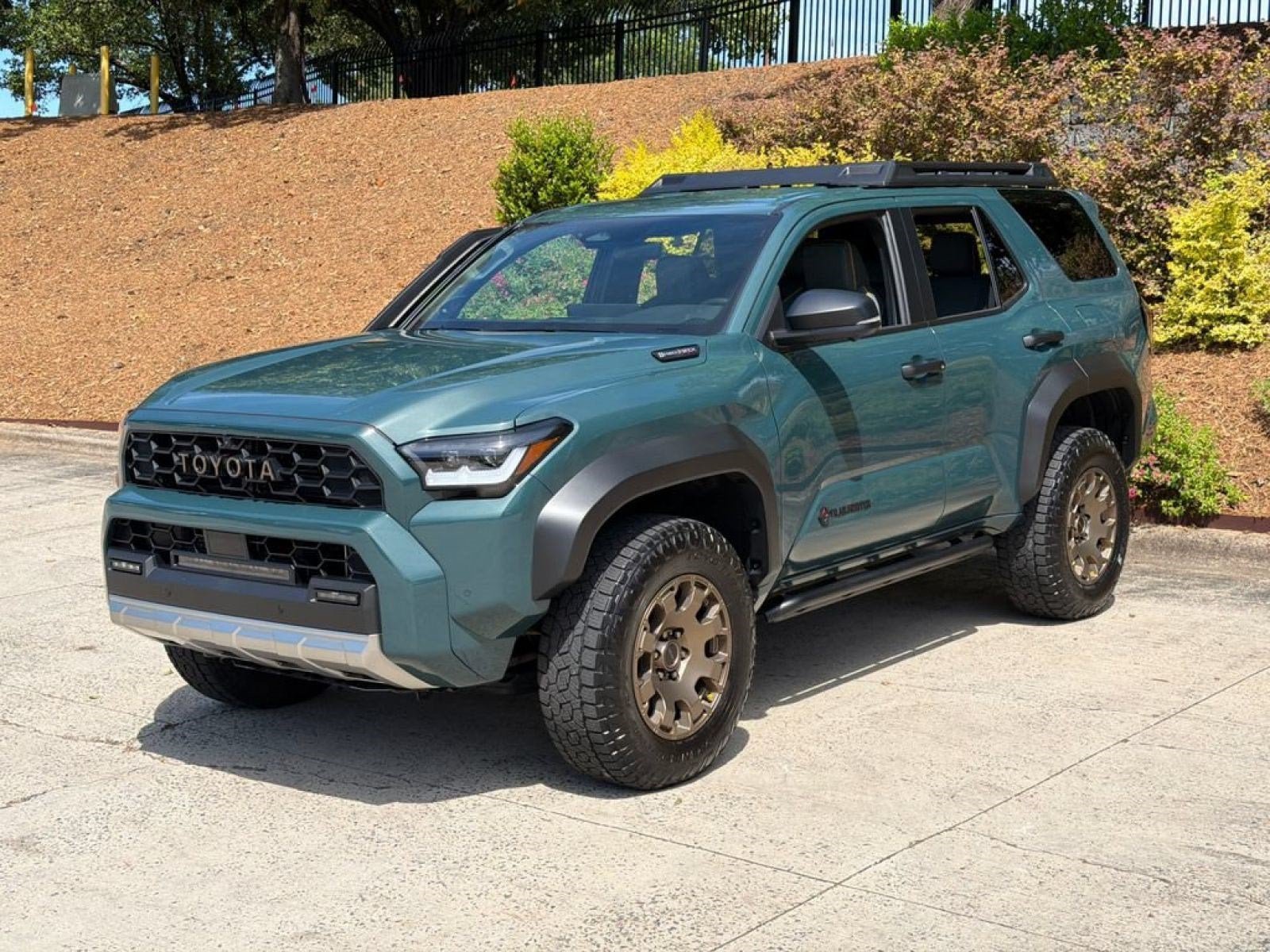 Used 2025 Everest Toyota Hybrid Trailhunter image 8
