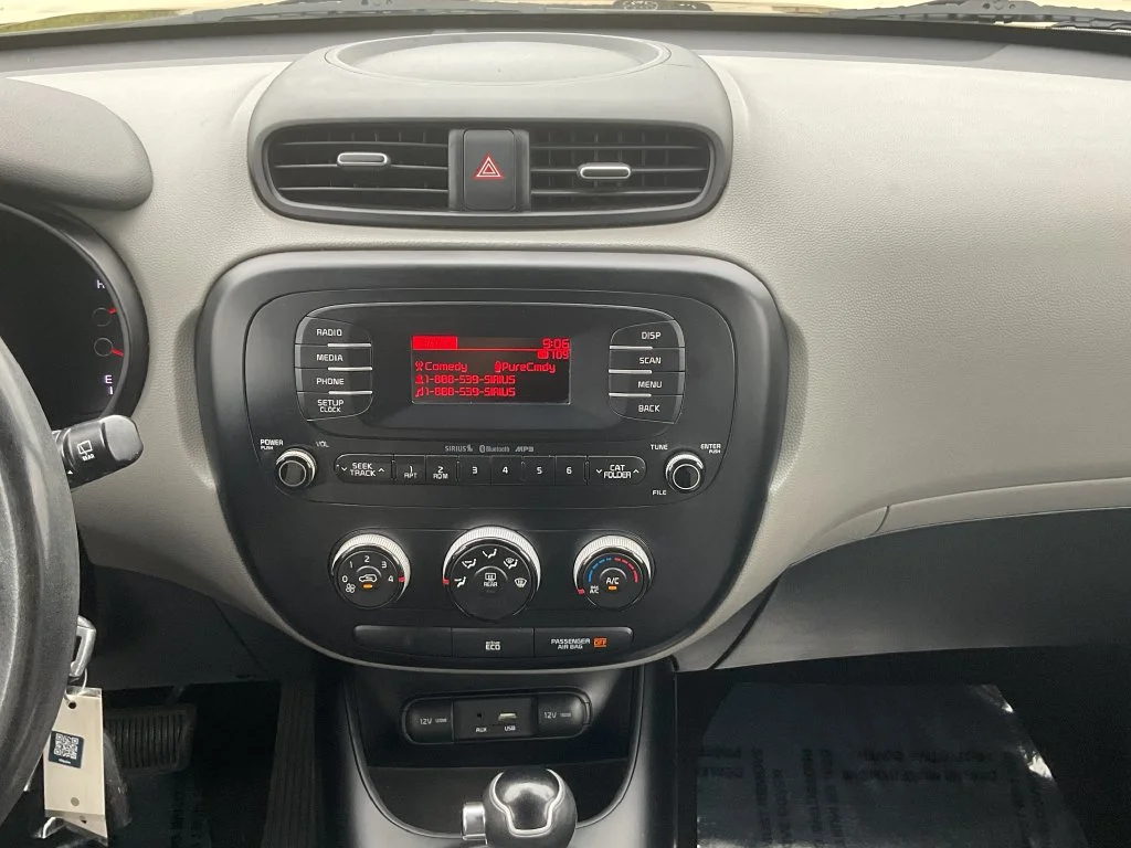 Used 2016 Black Kia Base image 24