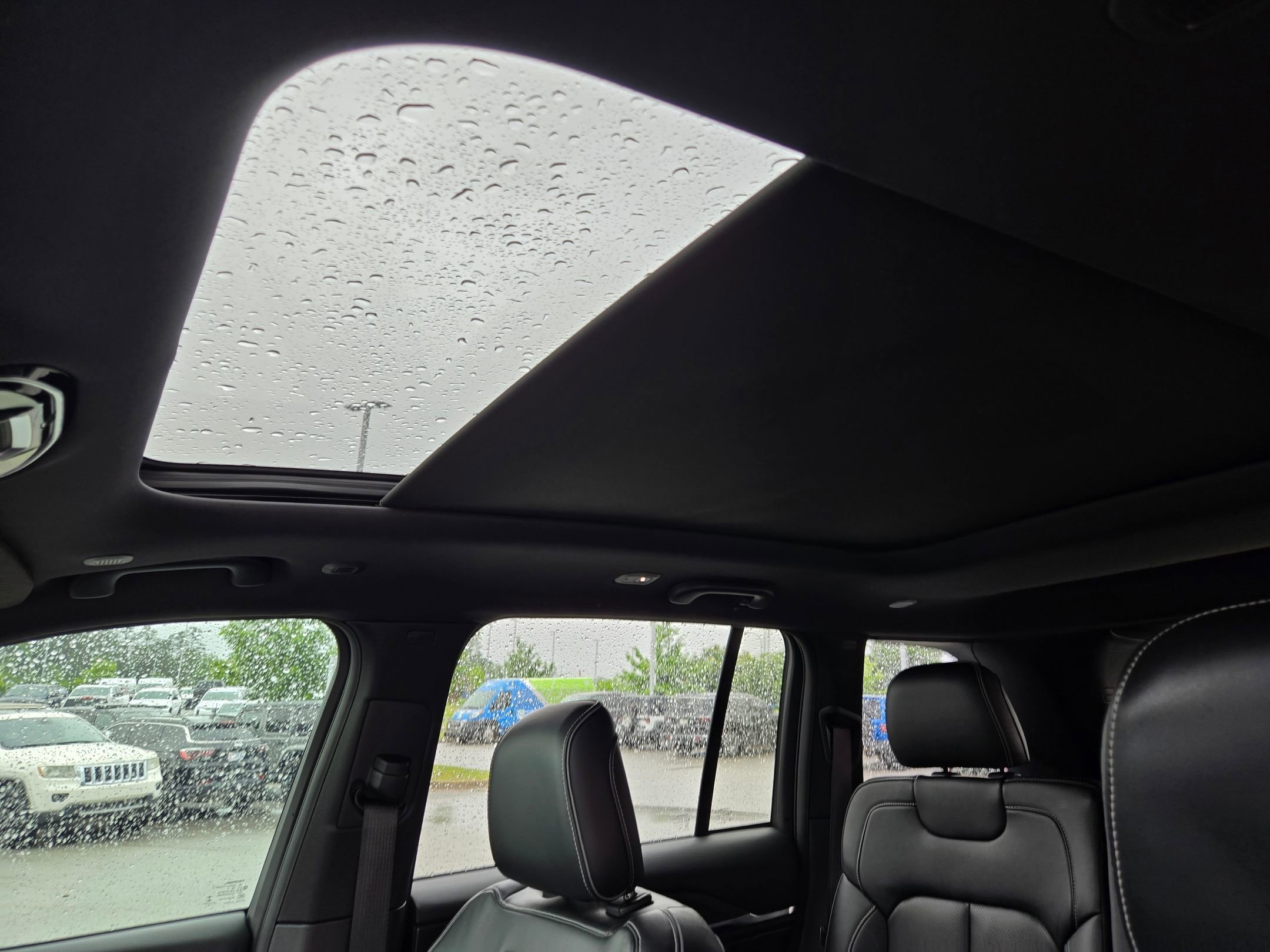 Used 2022 Silver Zynith Jeep Overland image 25