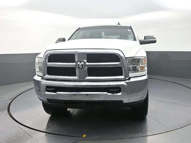 Used 2016 White Ram SLT image 2