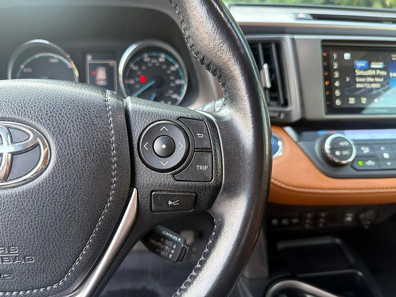 Used 2016 Gray Toyota Limited image 18