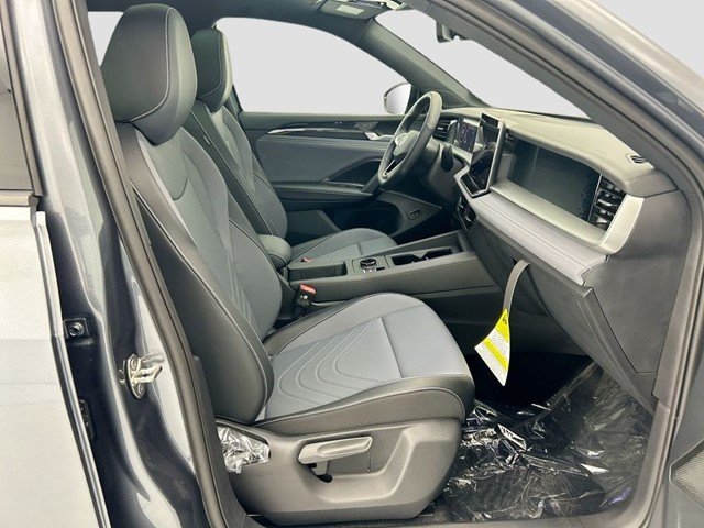 New 2026 Platinum Gray Metallic Volkswagen 2.0T SE R-Line Black image 18