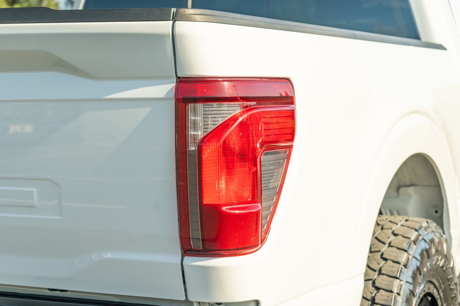 Used 2024 Oxford White Ford XLT image 8