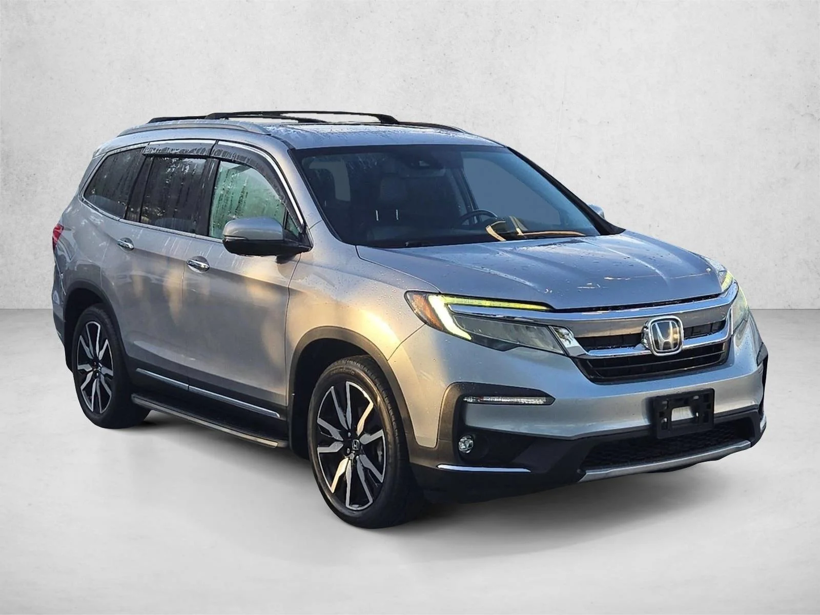 Used 2019 Gray Honda Elite image 3