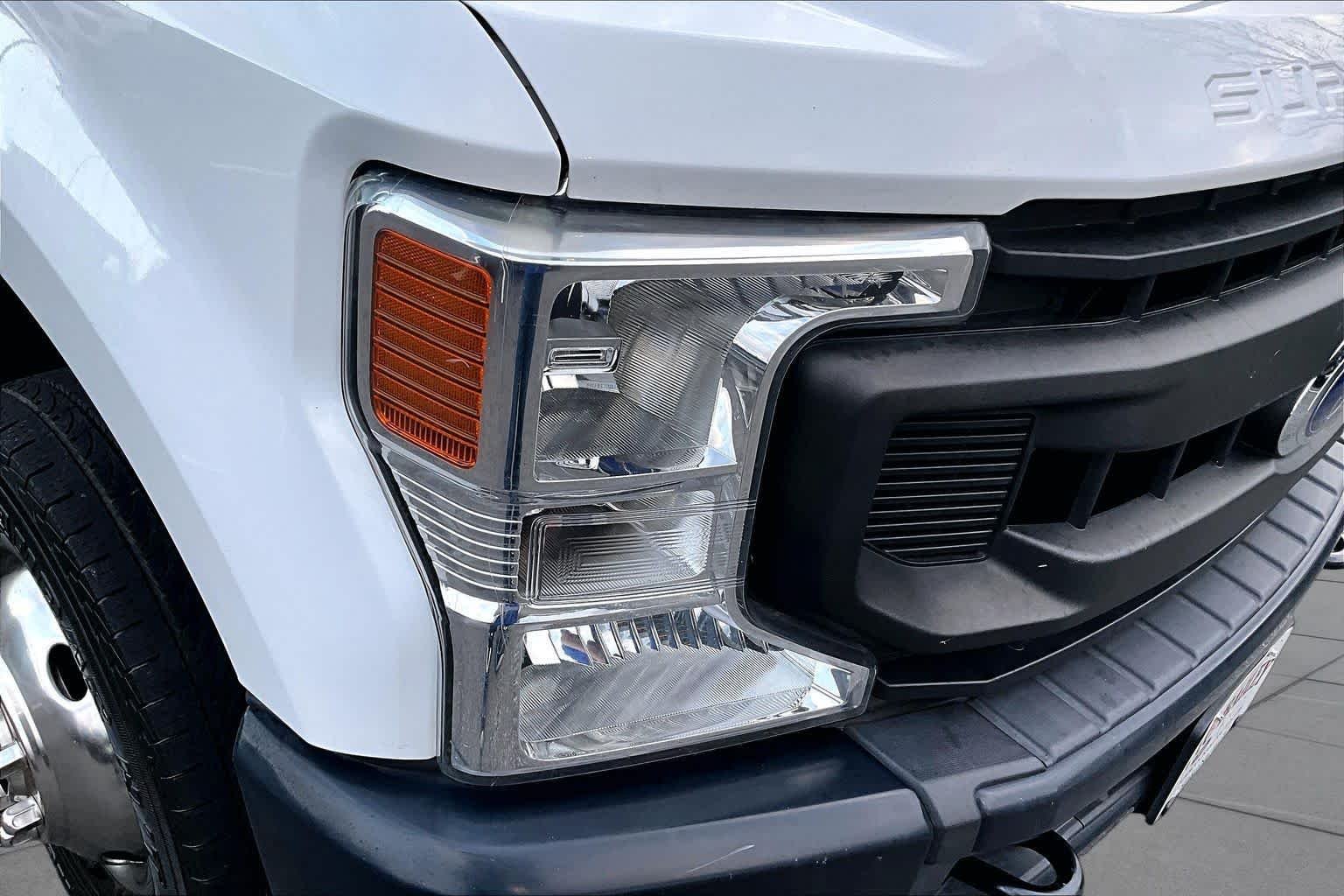 Used 2020 Oxford White Ford XL image 26