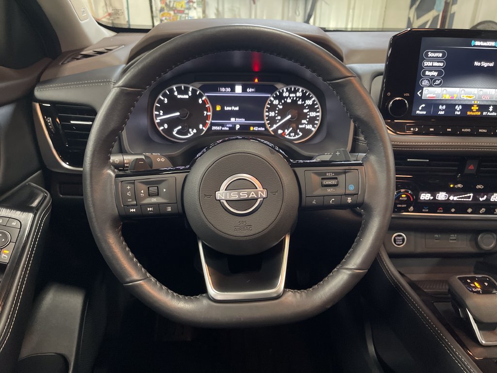 Used 2023  Nissan SL image 31