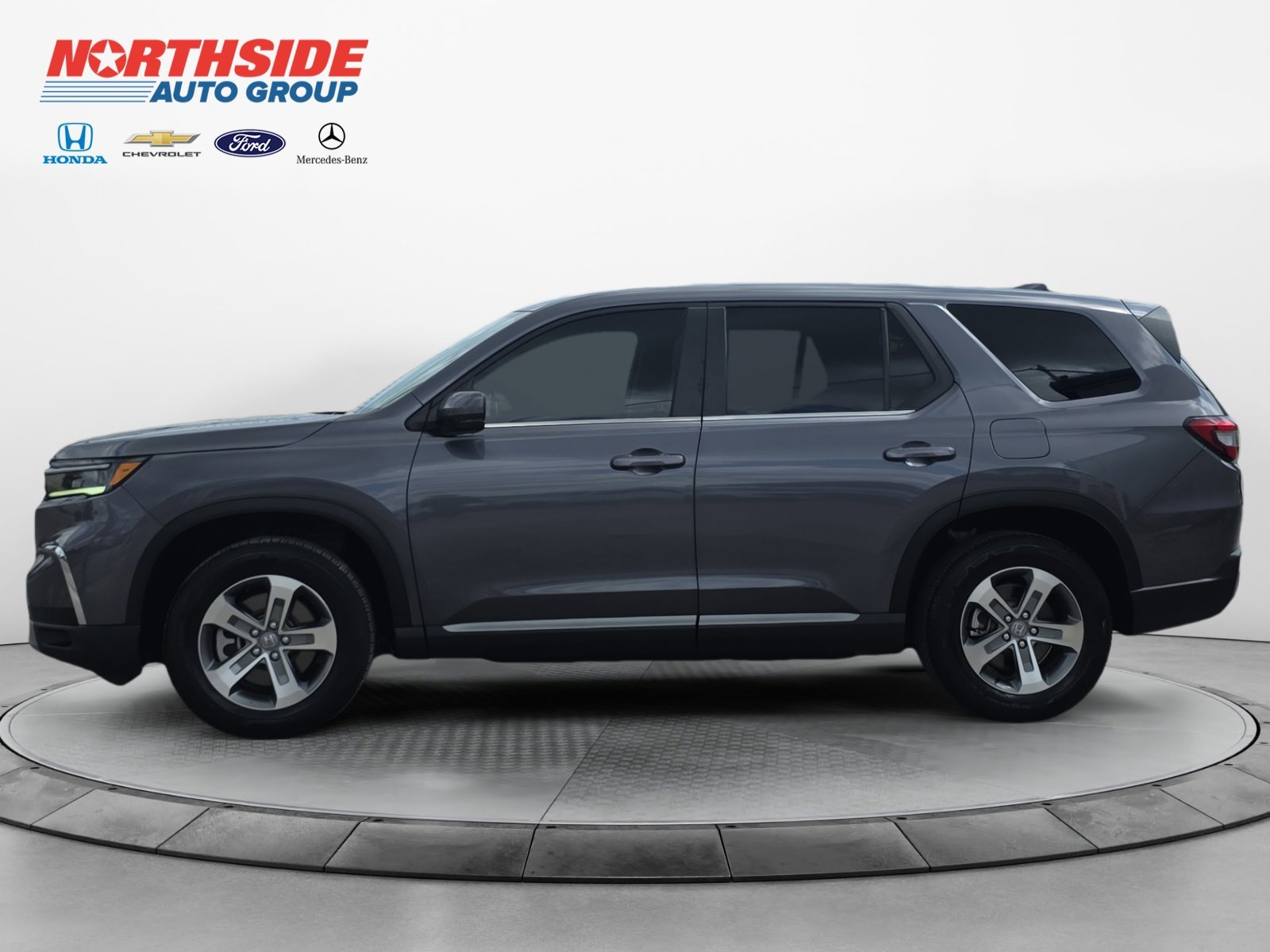Used 2024 Modern Steel Metallic Honda EX-L 8 Passenger image 4