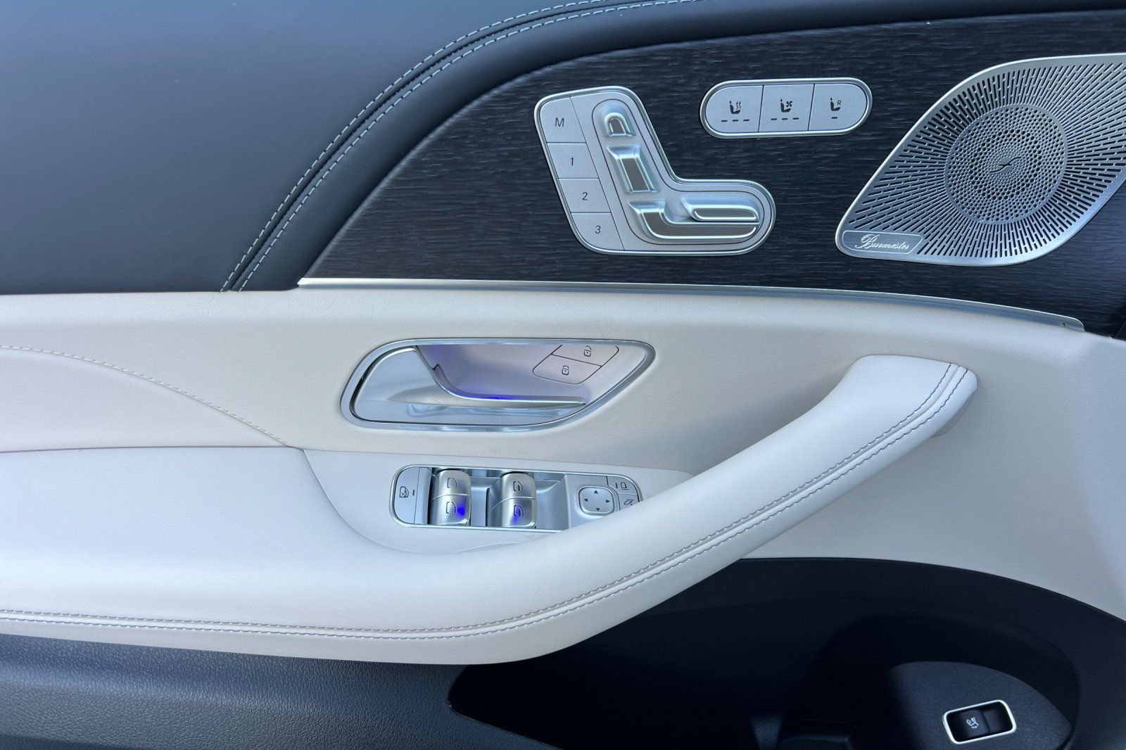 New 2026 Moonlight White Metallic Mercedes-Benz 63 S AMG® image 14