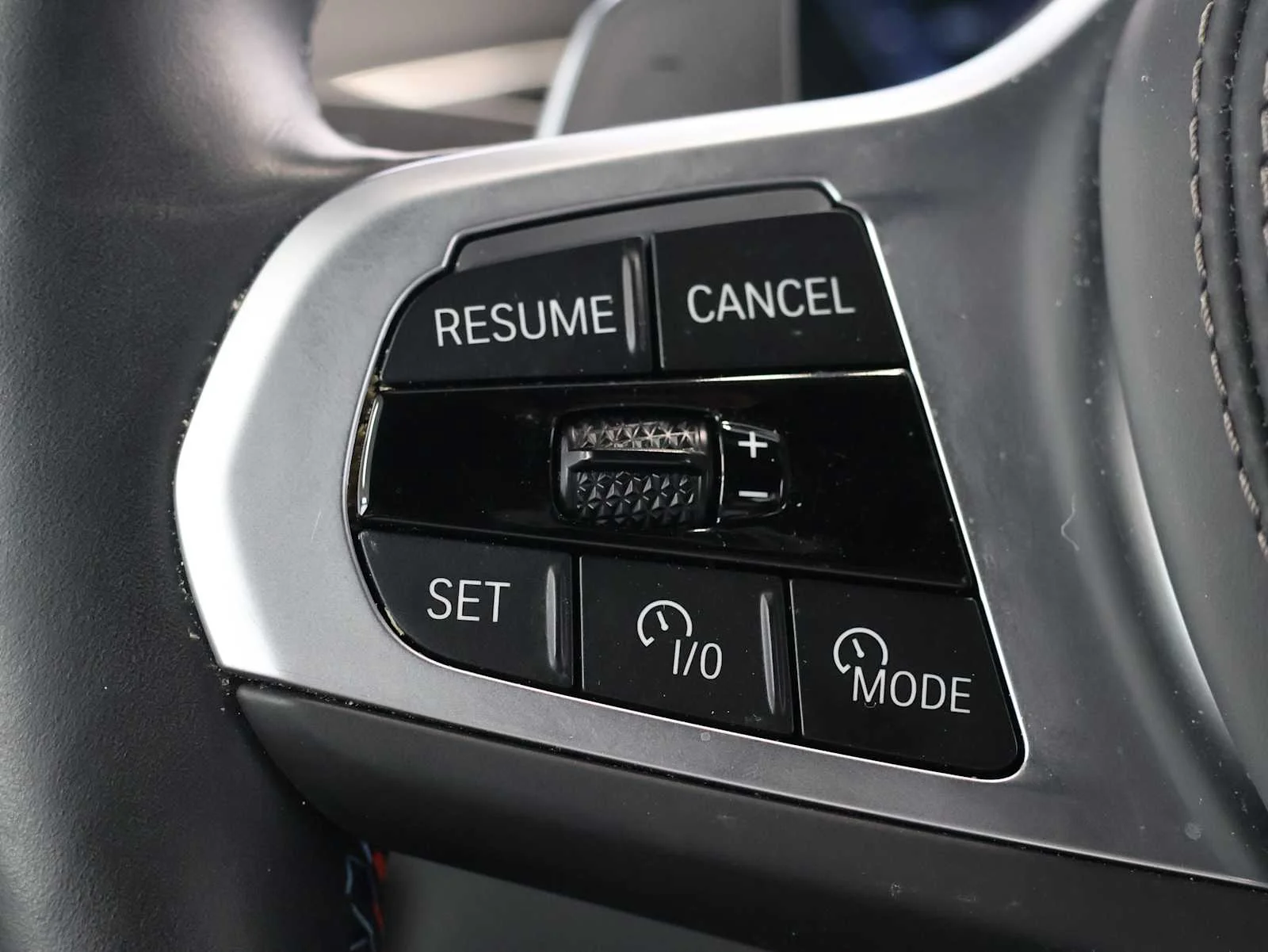 Certified Used 2025 Skyscraper Grey Metallic BMW M60i image 24