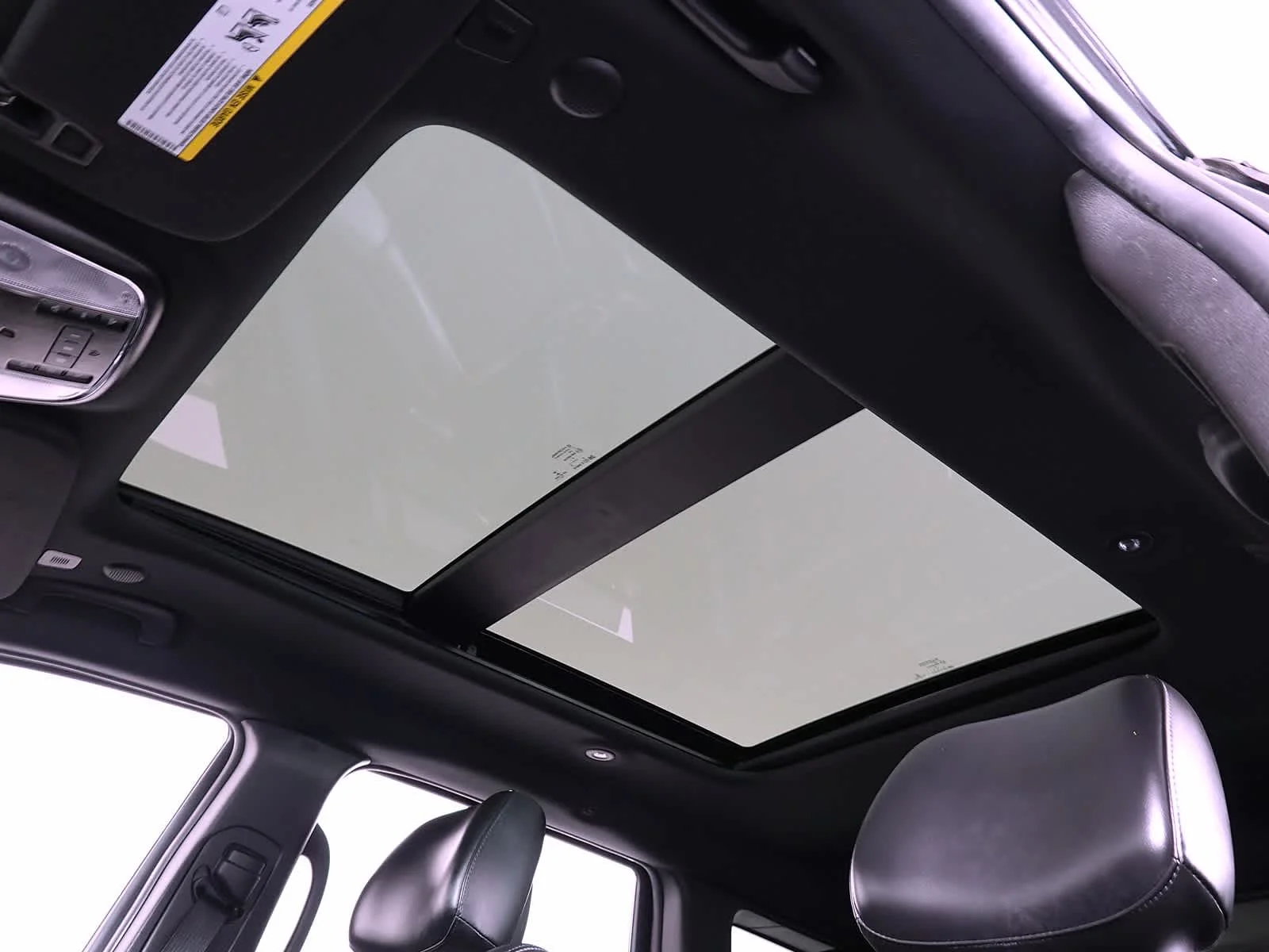 Used 2020 Diamond Black Crystal Pearlcoat Jeep Limited X image 14