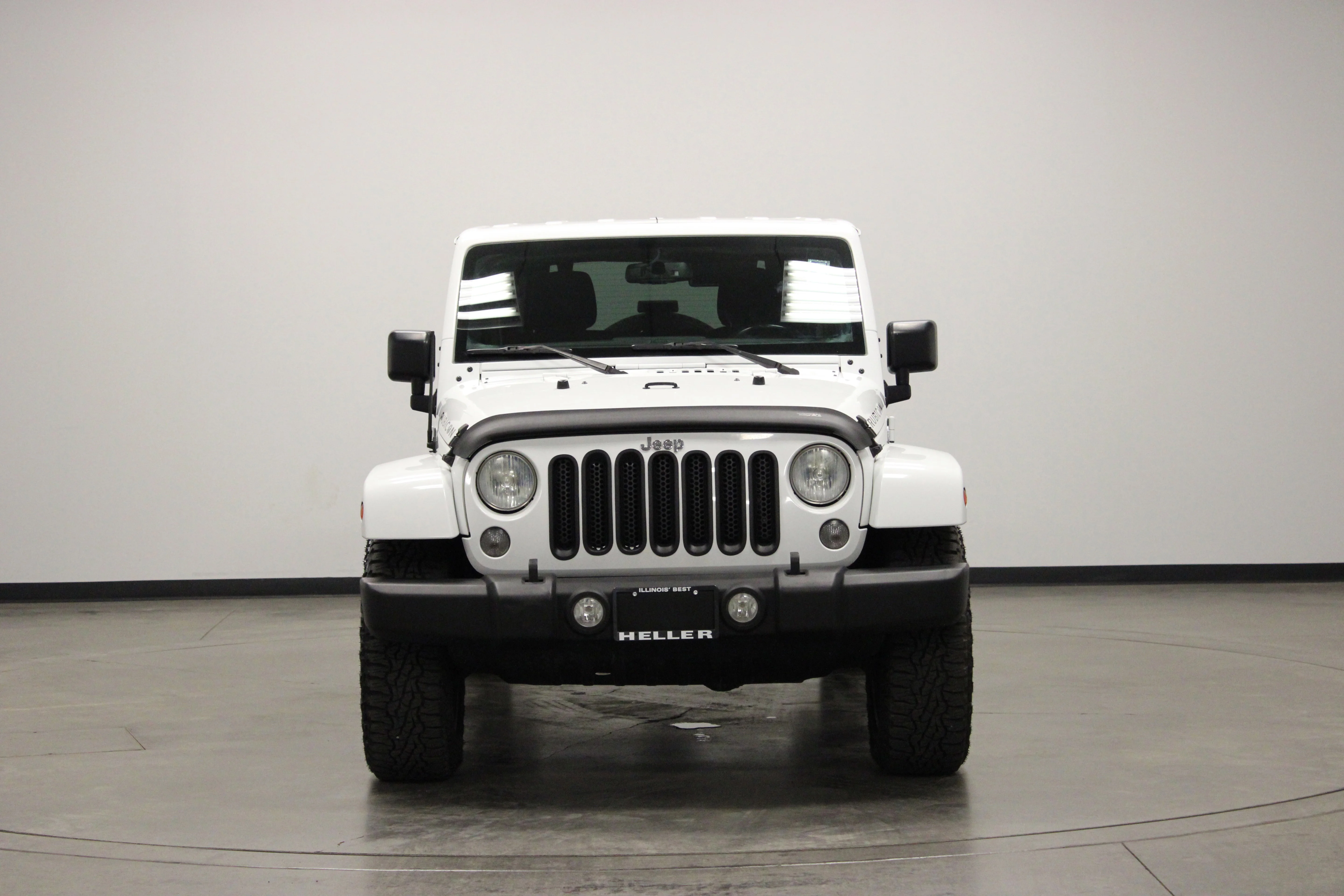 Used 2016 Bright White Clearcoat Jeep Rubicon image 3