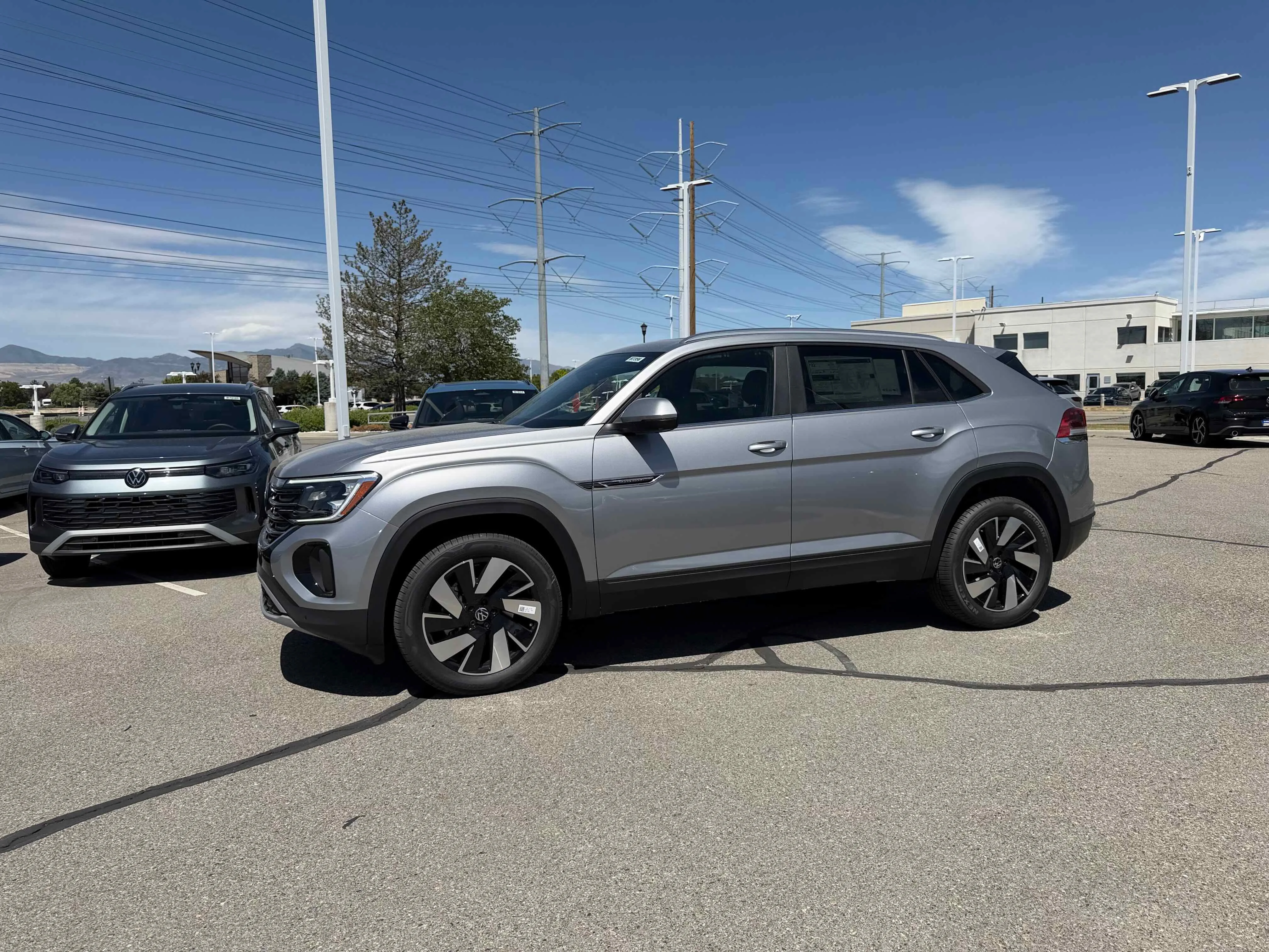 New 2026 Silver Mist Volkswagen 2.0T SE w/Technology image 2