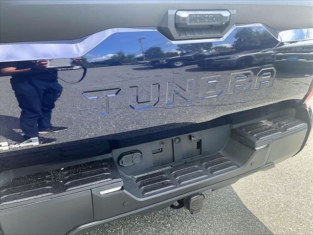 Used 2023  Toyota SR5 image 8