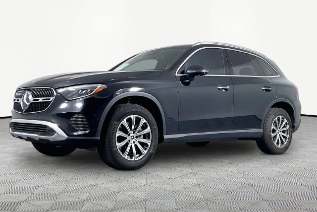 Used 2023  Mercedes-Benz GLC 300 image 1