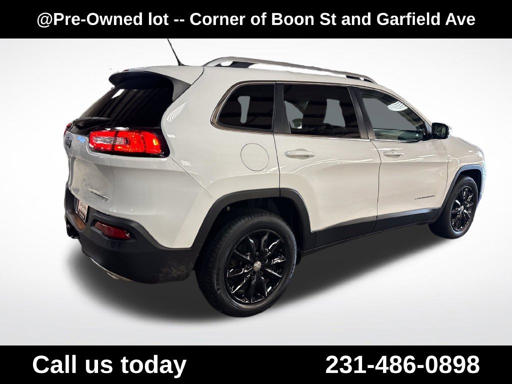Used 2015 White Jeep Limited image 5