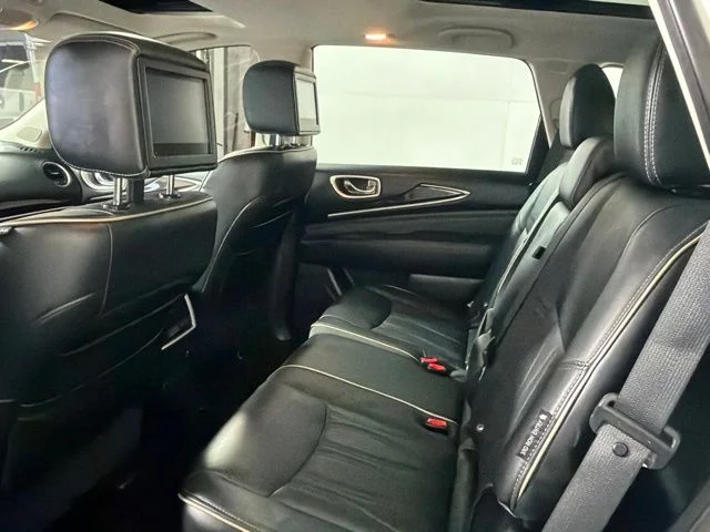 Certified Used 2019 White INFINITI LUXE image 33