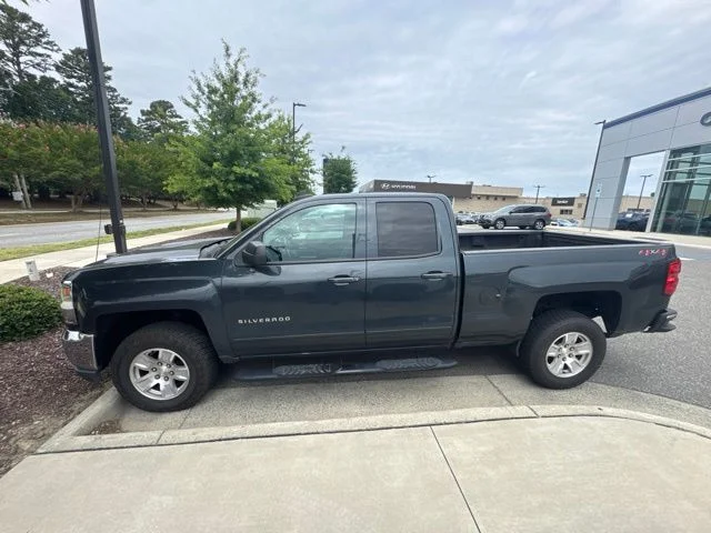 Used 2019 Gray Chevrolet LT image 11