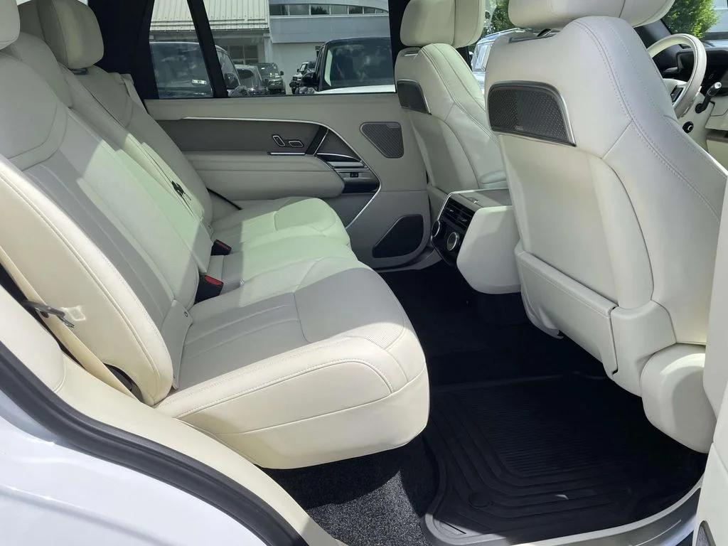 New 2026 Ostuni Pearl White Land Rover Autobiography image 22