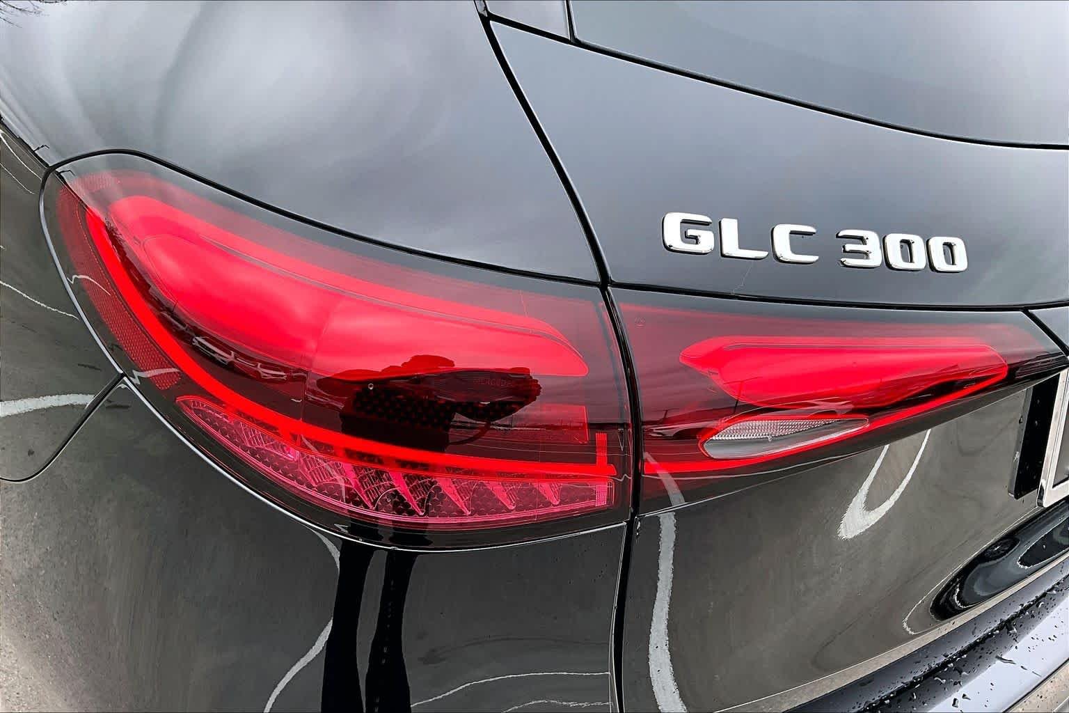 New 2026 Obsidian Black Metallic Mercedes-Benz GLC 300 image 14