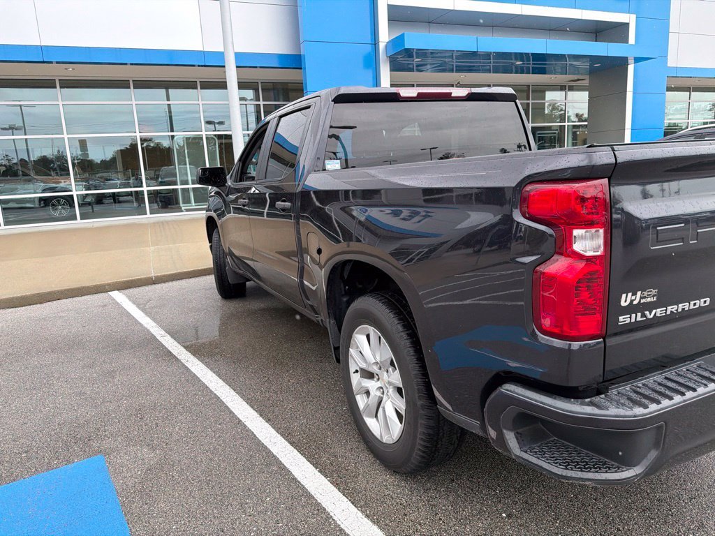Used 2022 Gray Chevrolet Custom image 4