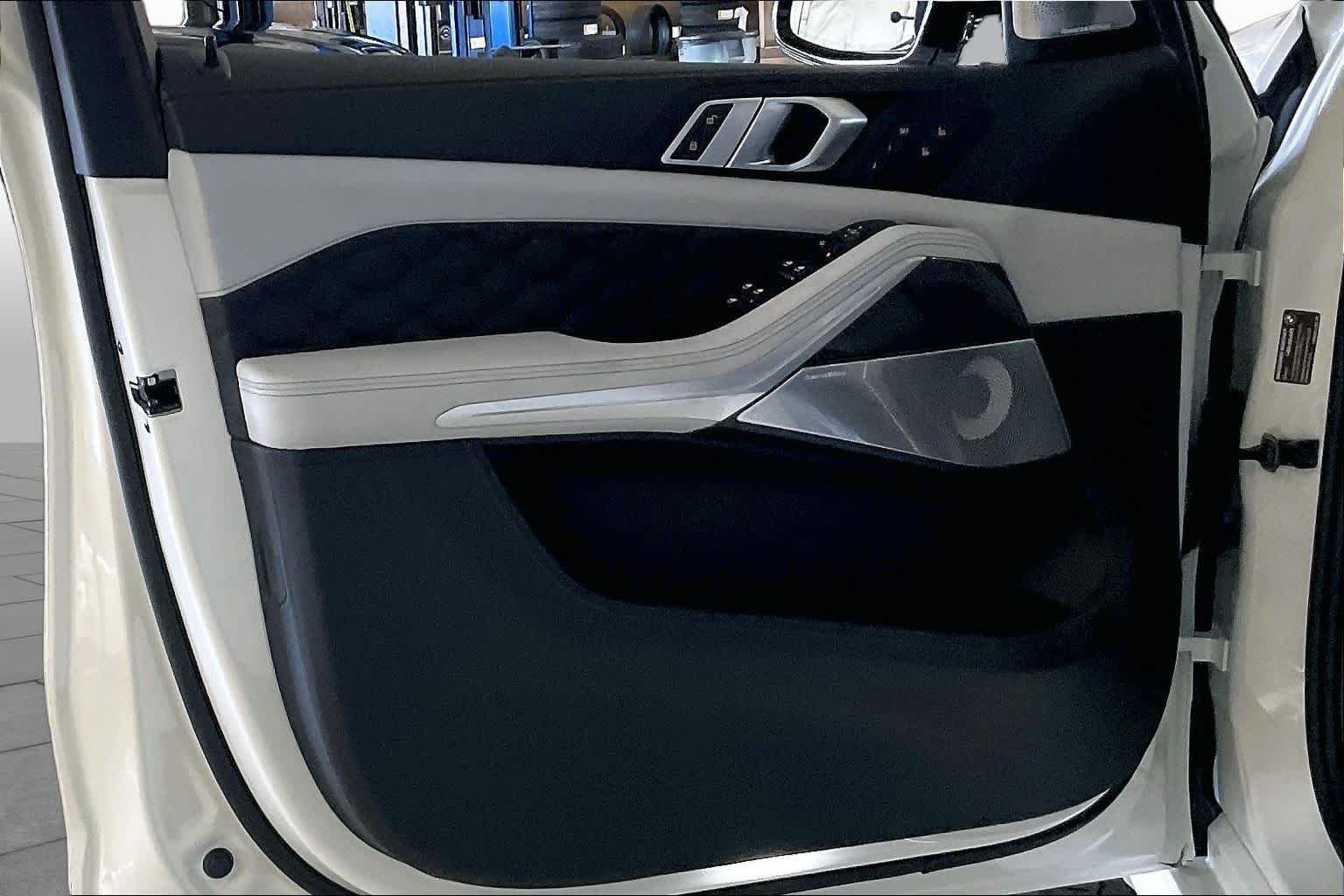New 2026 Alpine White BMW Competition image 10