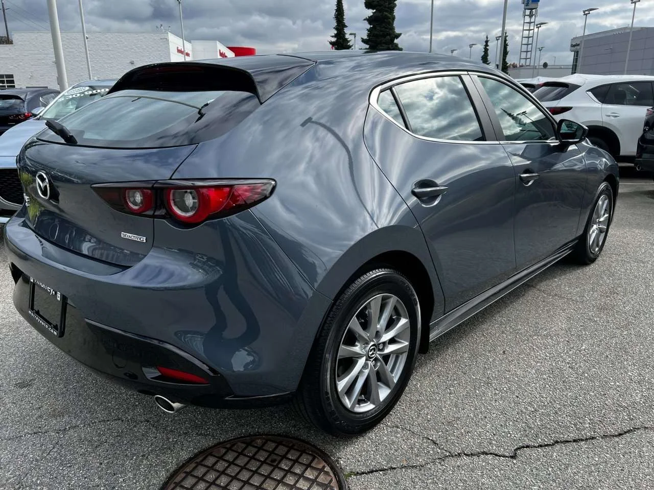 Used 2025  Mazda GS image 7