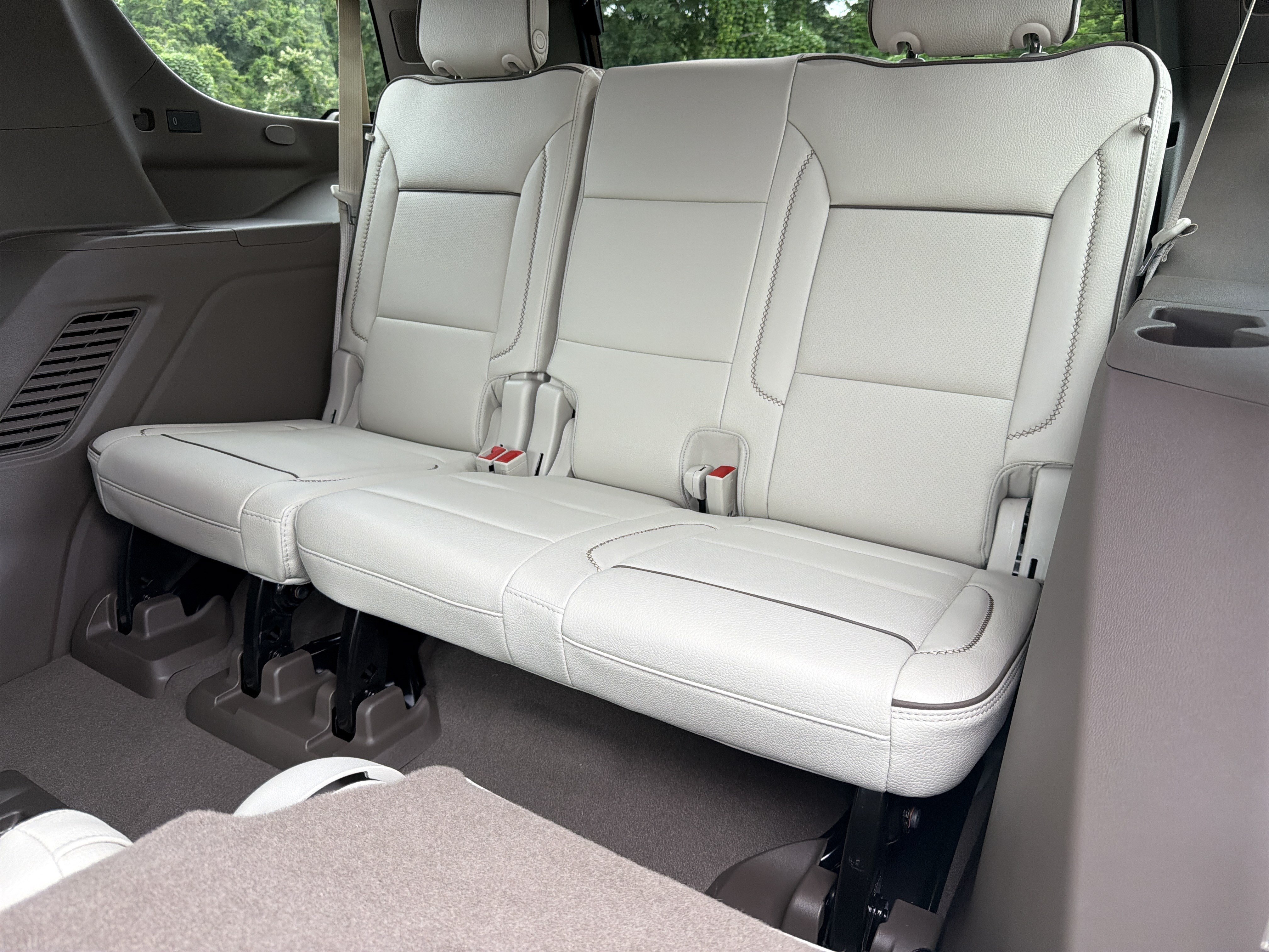 2026 GMC Yukon Denali - Photo 19