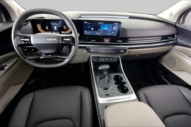 New 2027 Ceramic Silver Kia LXS image 6