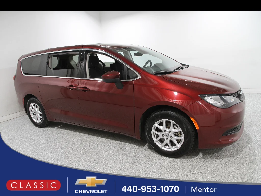 2023 Chrysler Voyager LX
